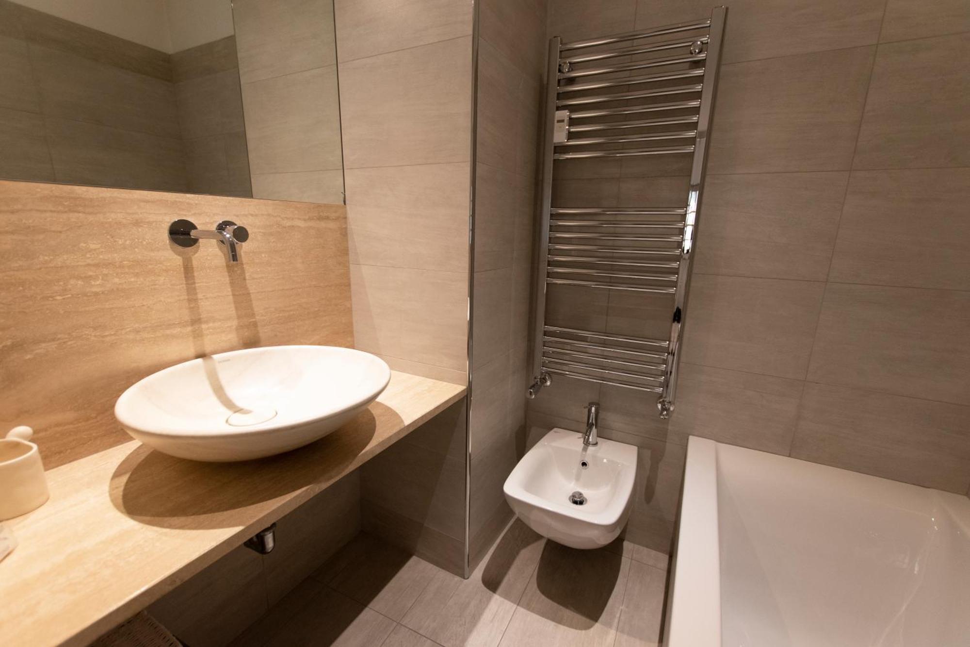 Luxury Apartment - Bramante 7 Milan Bagian luar foto