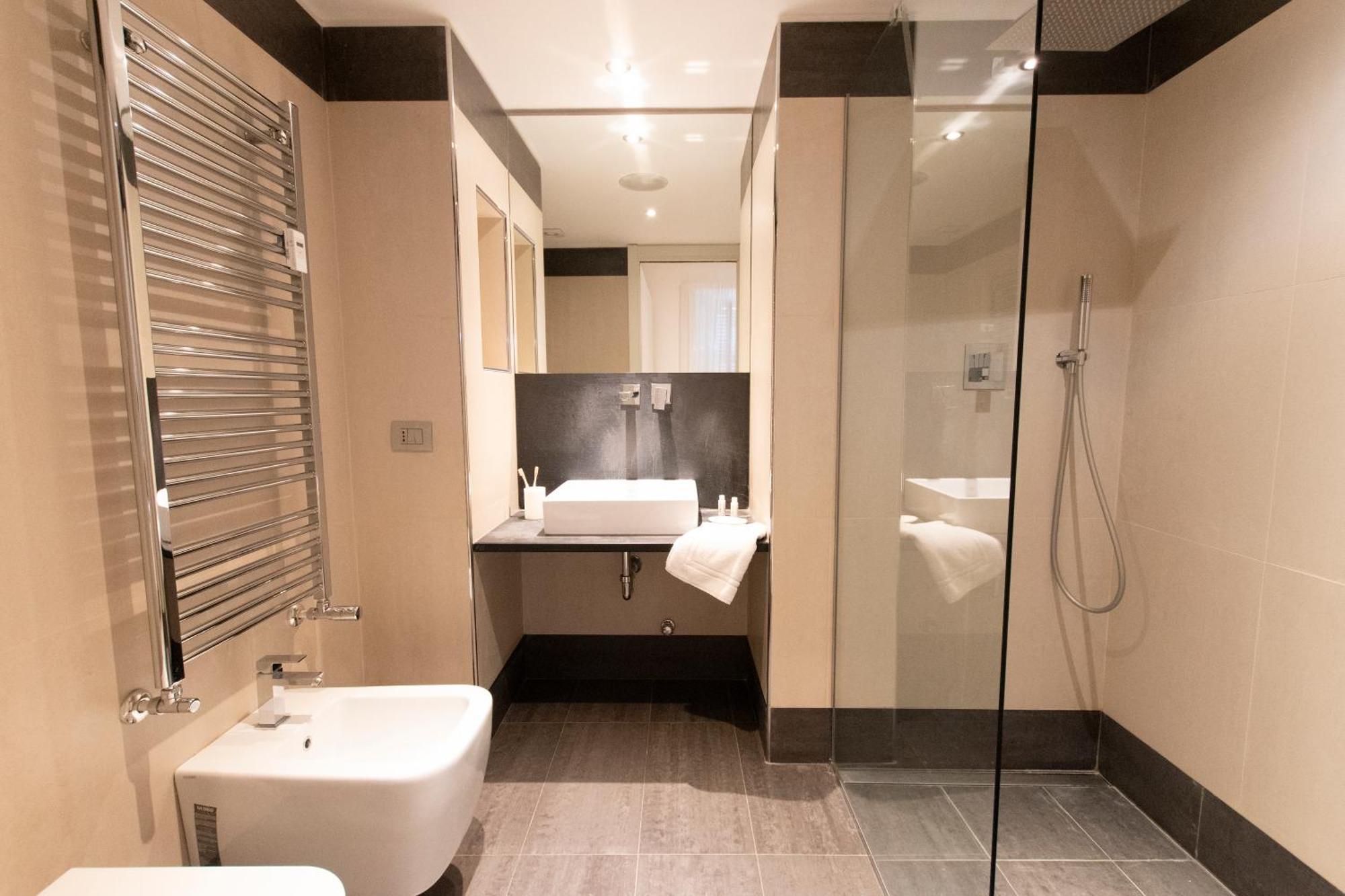 Luxury Apartment - Bramante 7 Milan Bagian luar foto